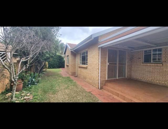 3 BEDROOM HOUSE FOR SALE IN THATCHFIELD